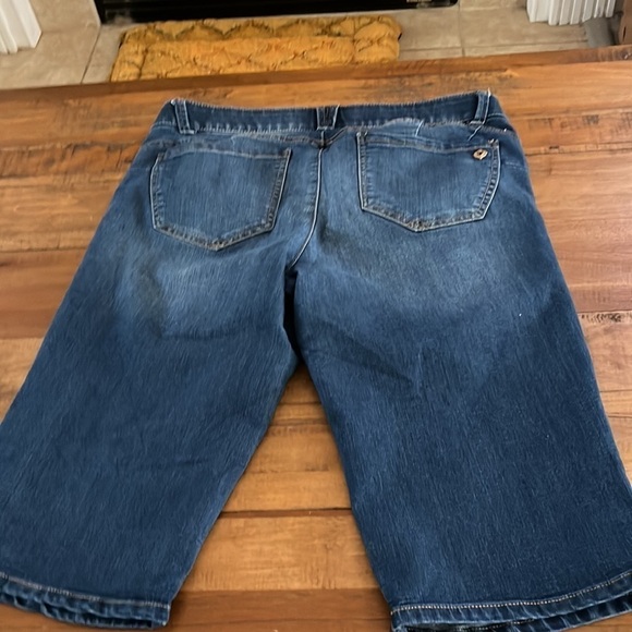 DEMOCRACY jean shorts - Picture 2 of 6